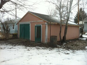 Building Photo - 908 Cedar St