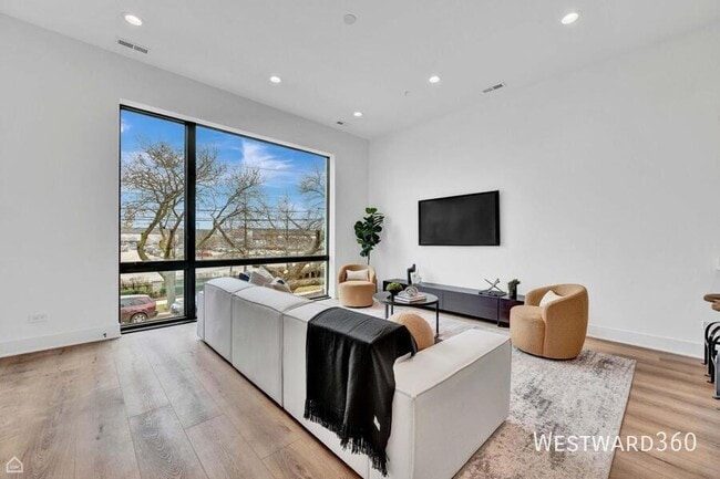 Foto del edificio - 1615 W 13th St