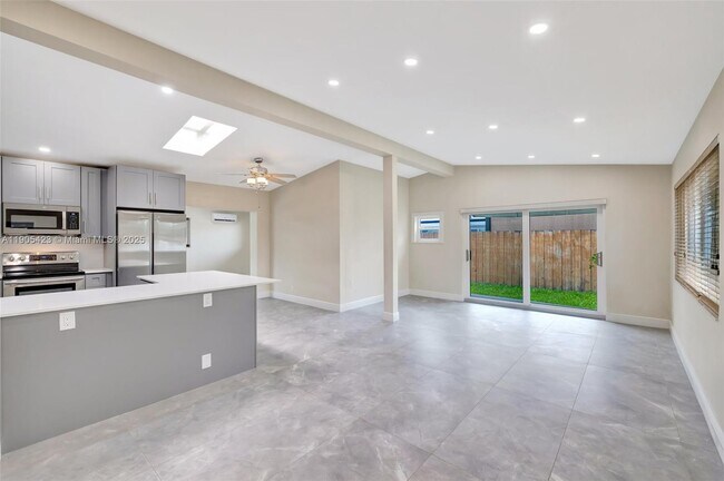 Foto del edificio - 3480 SW 20th St