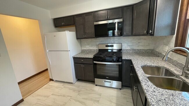 Foto del edificio - 4532 Maple Ave