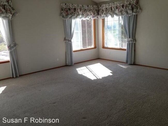 Foto del edificio - 4 br, 3 bath House - 7008 Langley Cyn Road