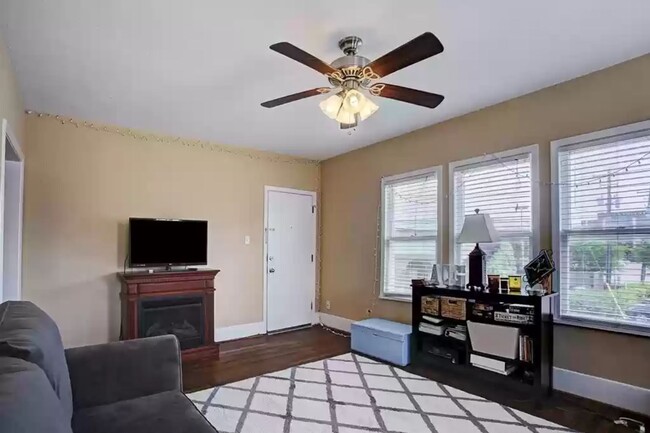 Gas fire place and hardwood floors - 1410 W Clay St