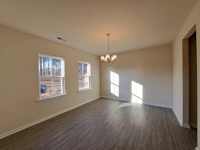 Building Photo - 127 Glen Clova Dr