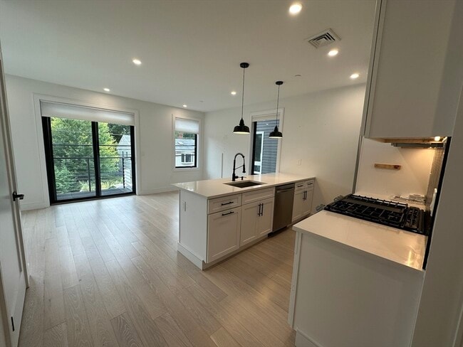 Building Photo - 14 B Geneva St