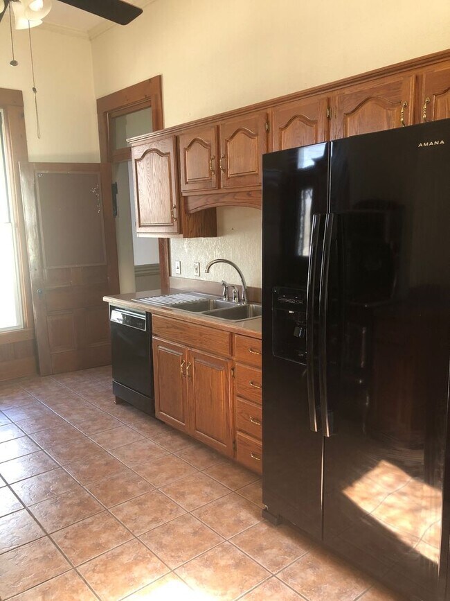 Foto del edificio - Historic Home 4 Bed, 2 Bath - MUST SEE!!