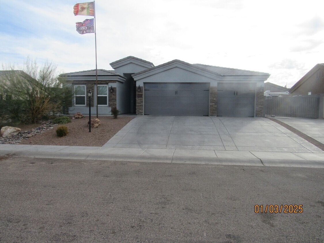 Foto principal - Newer home