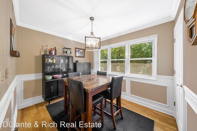 Foto del edificio - 169 E Palatine Rd