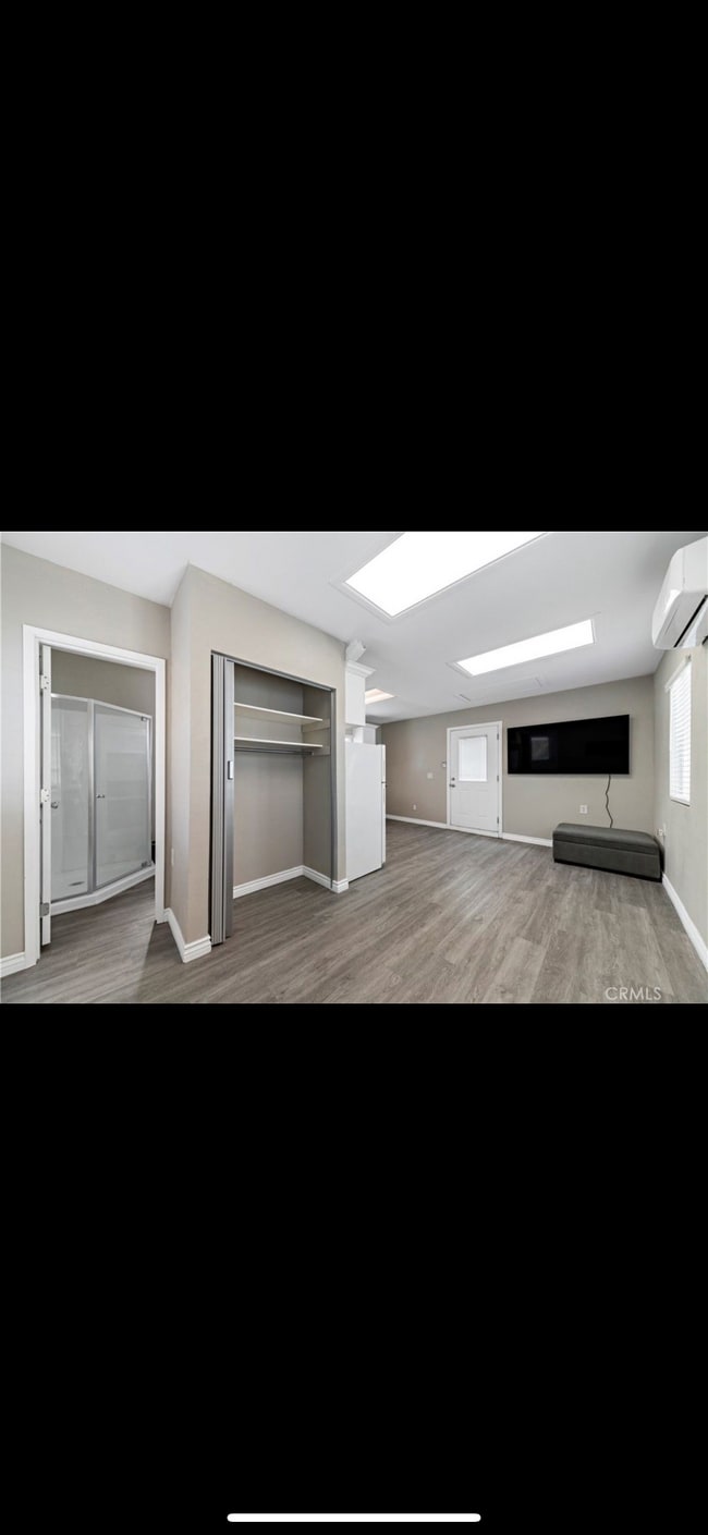 Building Photo - 1560 N Helen Ct