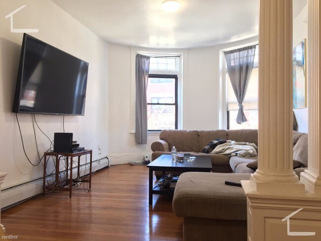 Building Photo - 24 Claflin Rd