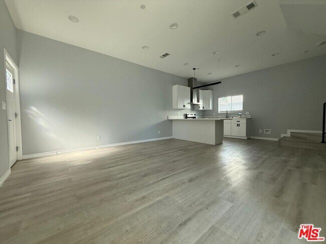 Building Photo - 15964 Gault St