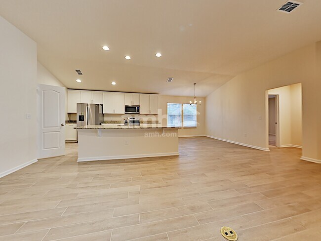 Building Photo - 44 Hickory Ridge Rd