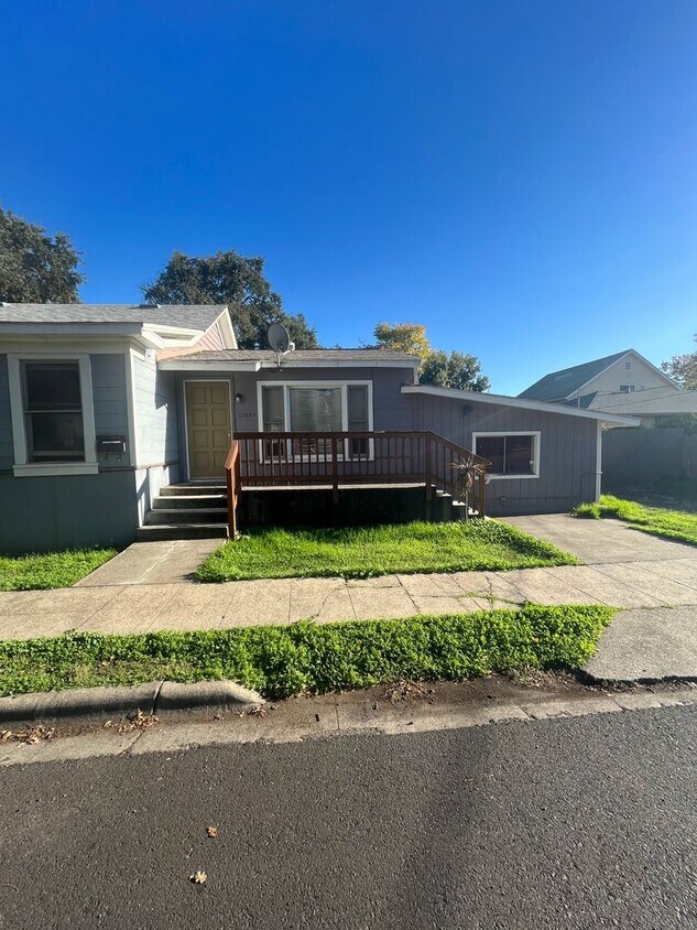 Foto principal - 1206 Broadway St
