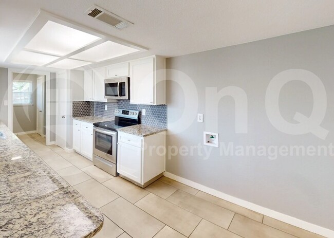 Building Photo - 3014 Tres Logos Ln