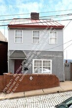 Building Photo - 35 Wyoming St