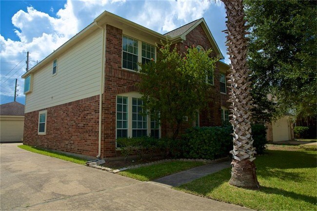 Building Photo - 17711 Meadowcreek Trail
