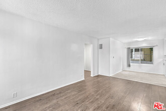Building Photo - 739 Croft Ave