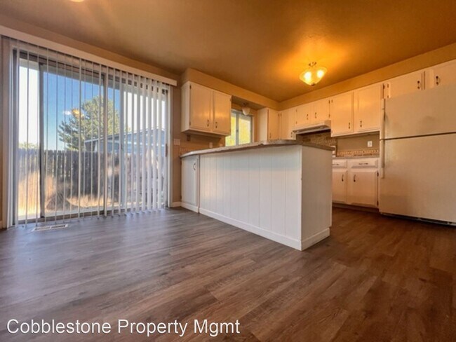 Building Photo - 4 br, 2 bath House - 1401 Washington St