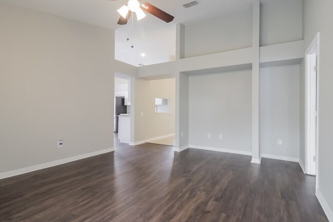 Building Photo - 8231 Rain Forest Dr