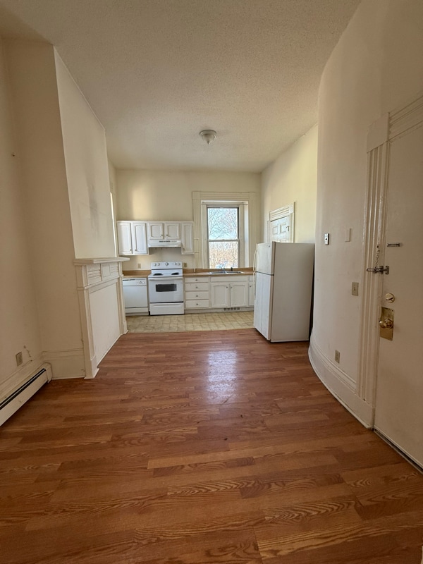 Building Photo - 72 3rd St