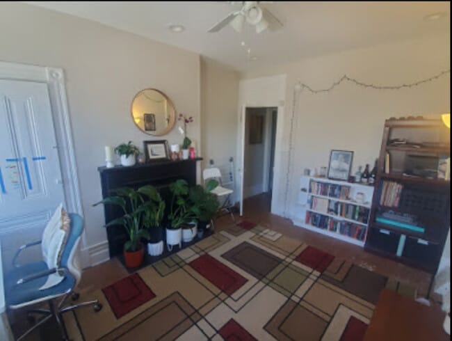 bedroom 1 - 4223 Geneva St