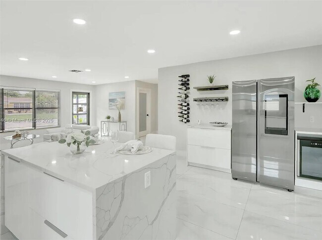 Foto del edificio - 400 NW 20th St