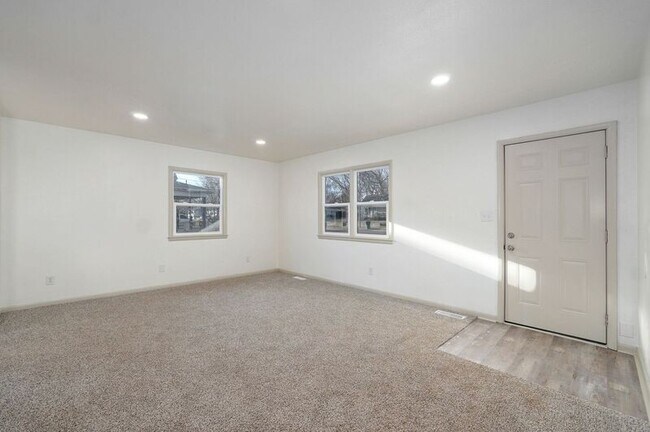 Foto del edificio - 1816 W Olive St
