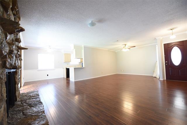 Building Photo - 8945 Flicker Ln