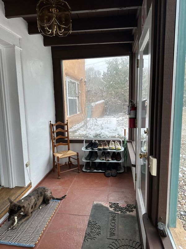 Foto del edificio - 332 Kit Carson Rd