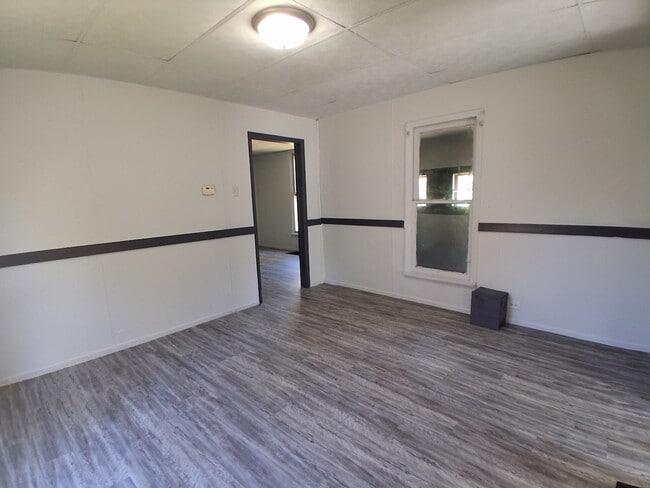 Building Photo - 714 Bryan-