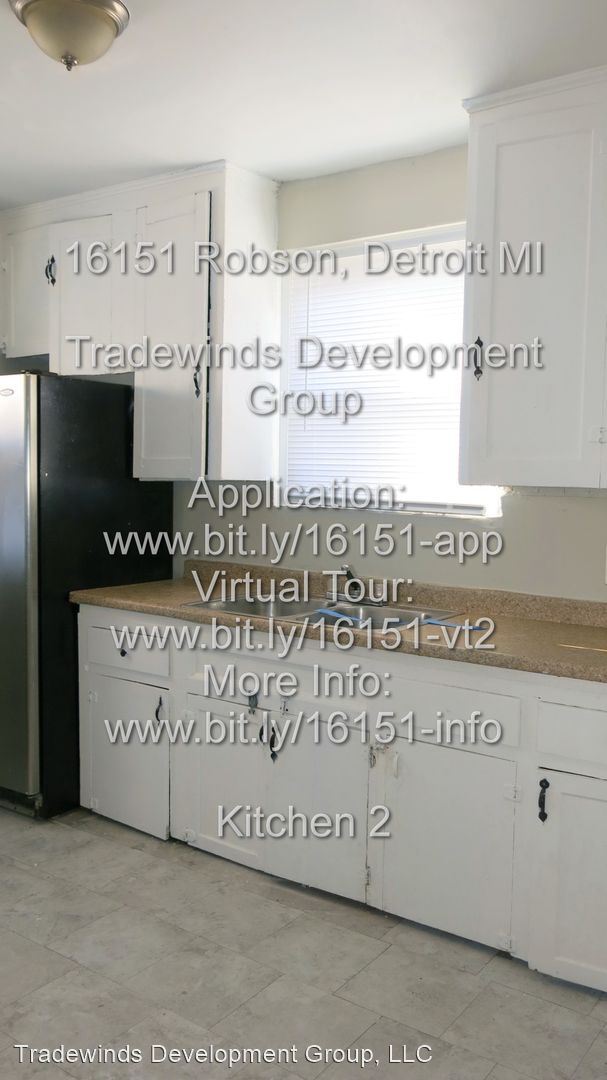 Building Photo - 3 br, 1 bath House - 16151 Robson Street