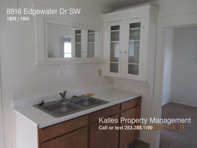 Building Photo - 8816 Edgewater Dr SW