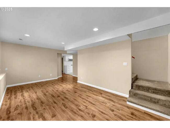 Foto del edificio - 1320 NW Maple Ln