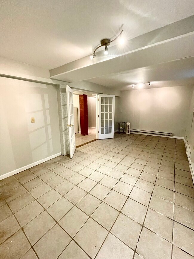 Building Photo - 1536 Tremont St