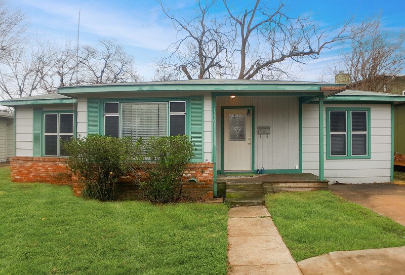 Primary Photo - 1301 Aggie Ln