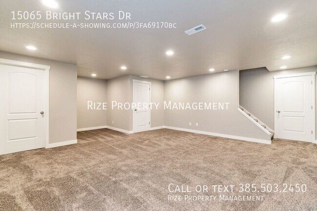 Foto del edificio - 15065 Bright Stars Dr