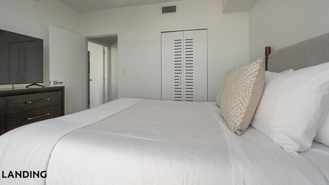 Foto del edificio - 1025 E 25th St