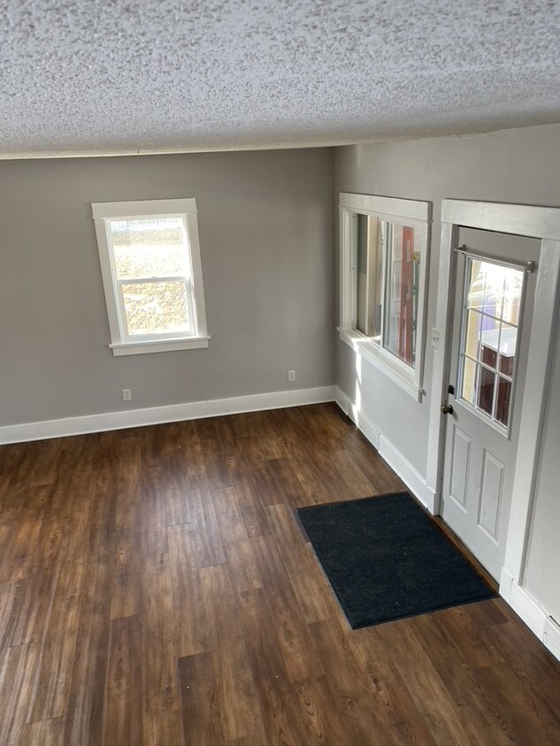 Primary Photo - 516 Spear Ave