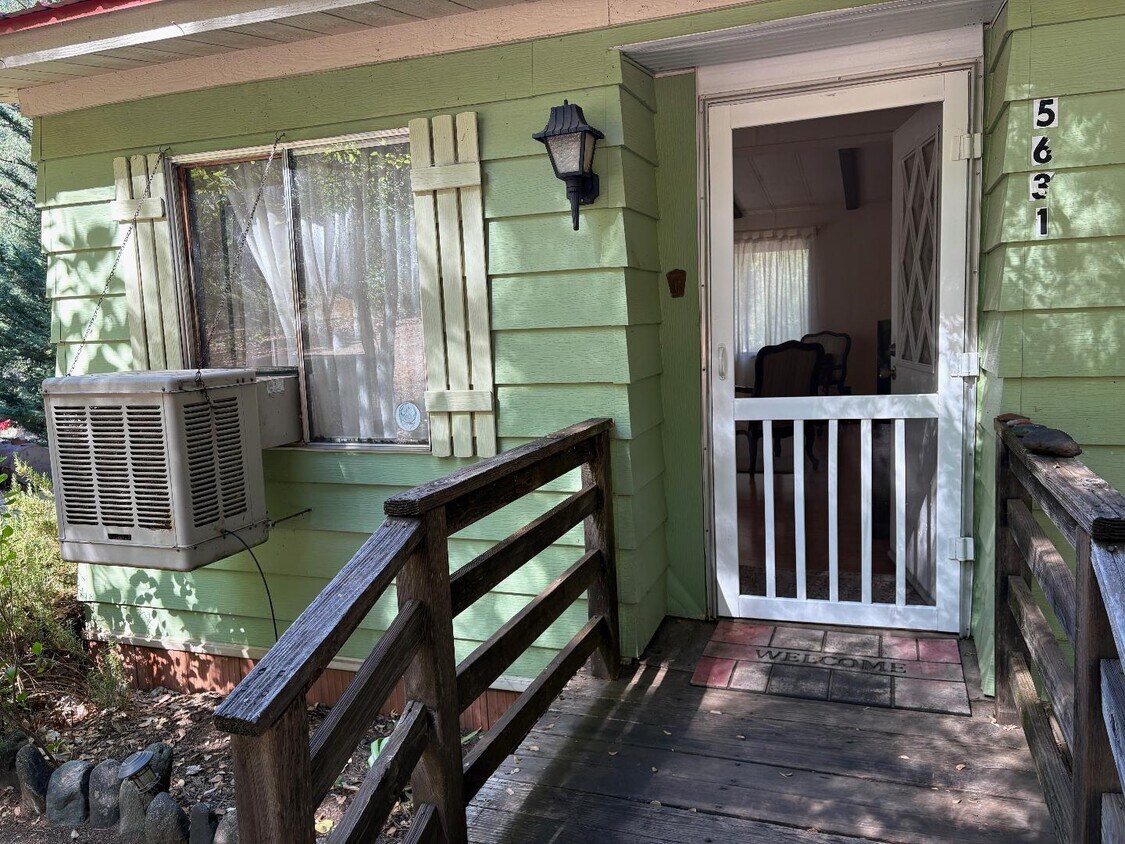 Foto principal - 5631 Canyon Creek Rd