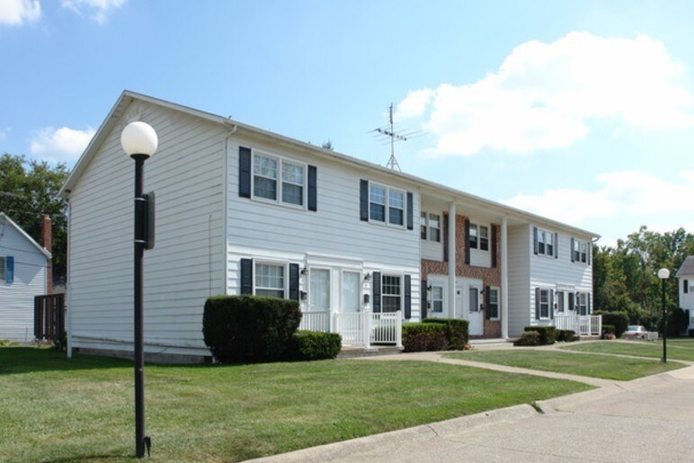 173 Mills St Unit 4, Wadsworth, OH 44281 Apartment for Rent in Wadsworth, OH