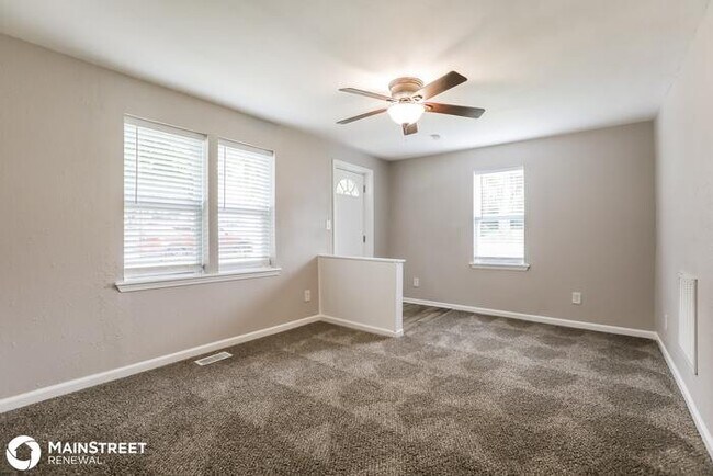 Building Photo - 601 Oak Street, Belton, MO 64012