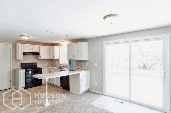 Building Photo - 8592 Tartan Dr N