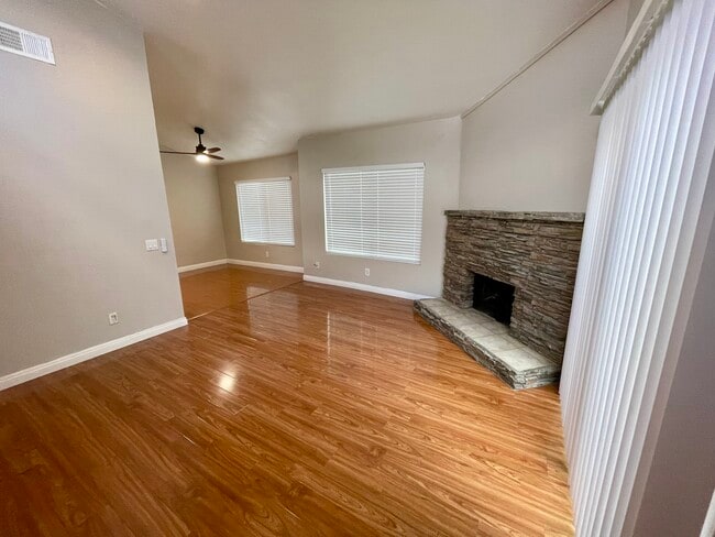 Foto del edificio - 2027 S Campus Ave