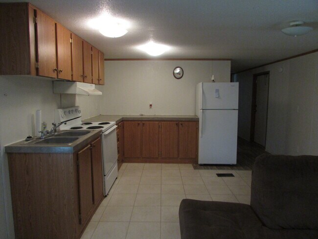 Foto del edificio - 30900 Barnes Rd