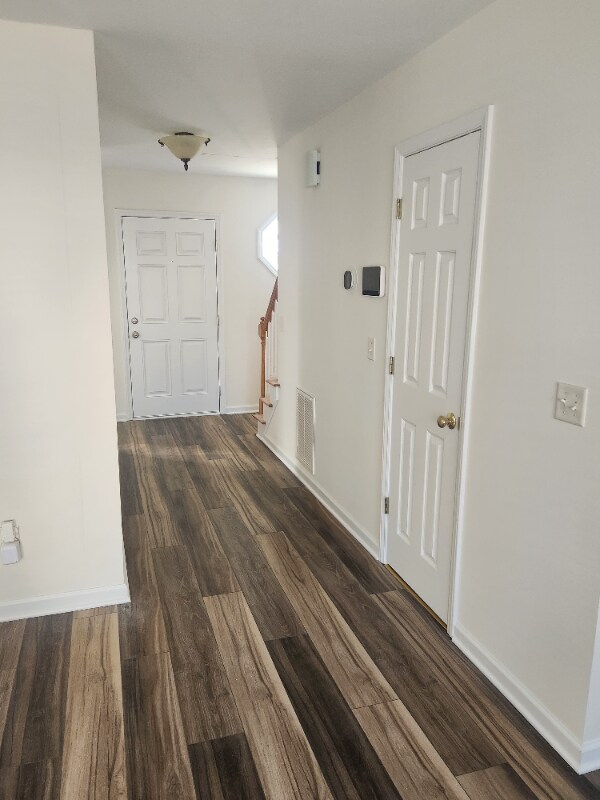 Foto del edificio - 4720 Windbreak Ln