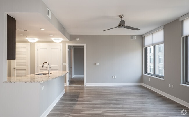 2BR, 2BA - 1132 SF - Gallery Bethesda I