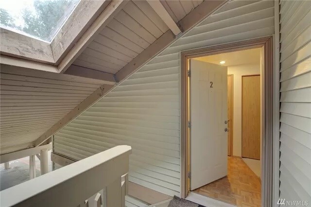 Well-lit entryway - 17306 119th Ln SE