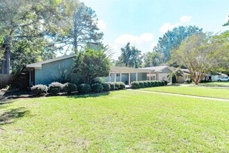 Building Photo - 2516 Jasmine Rd