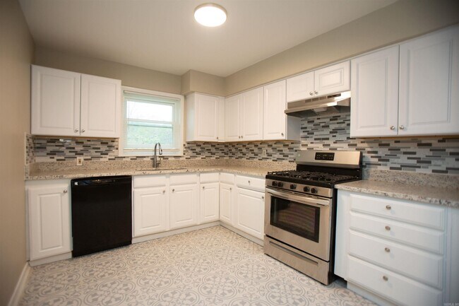 Foto del edificio - 2310 Blackwood Rd