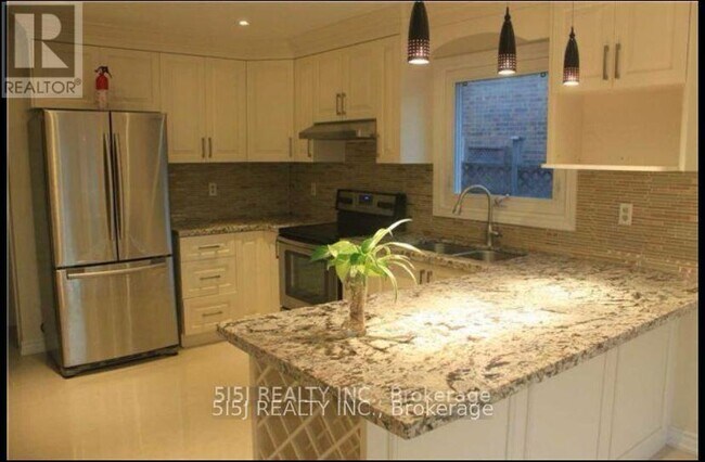 Building Photo - 51 Topham Crescent