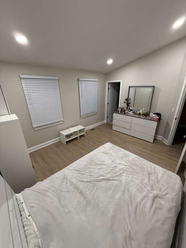 Building Photo - 257 Doral Ct